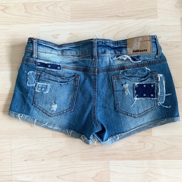 Mid Rise Vintage Ripped Denim Shorts - Picture 8 of 10
